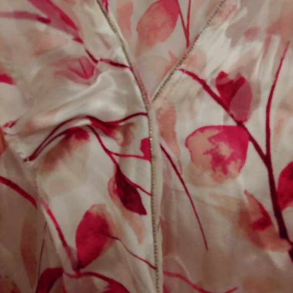 White House Black Market pink and white floral flowy top size 2 - Picture 5 of 8